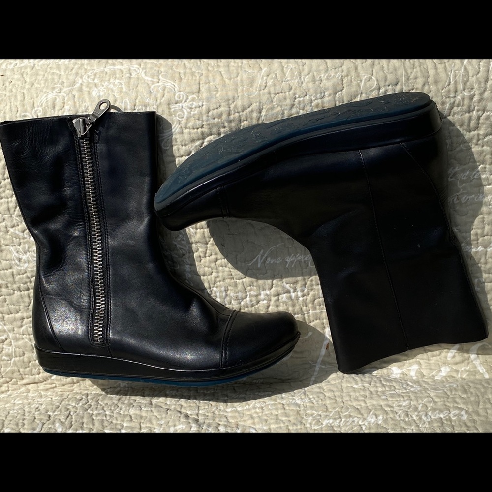 Leather boots by Kork!